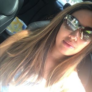 Meet your Posher, Kayla